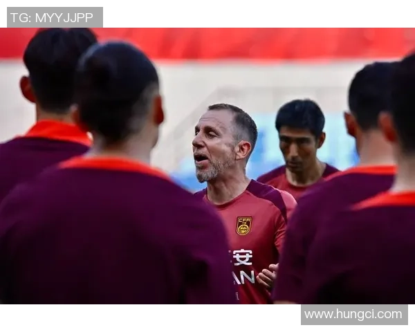 国足球星不幸离世引发广泛关注，球迷悼念与生前事迹成焦点